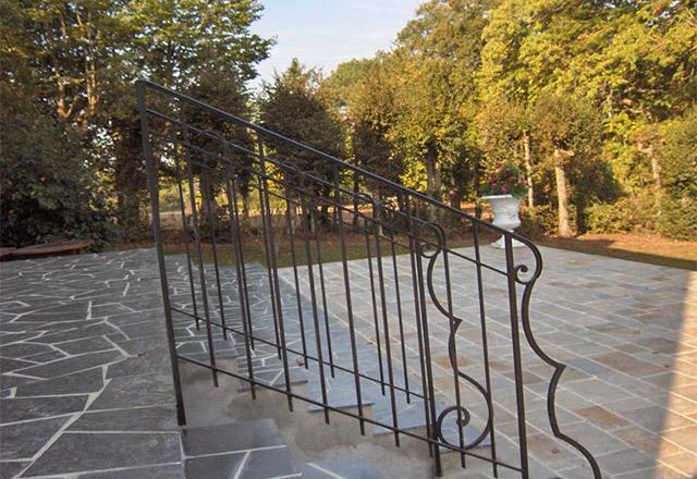 Escaliers, rampes et gardes corps